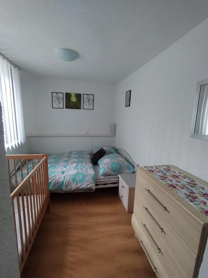 Apartman Karin Huty Extérieur photo