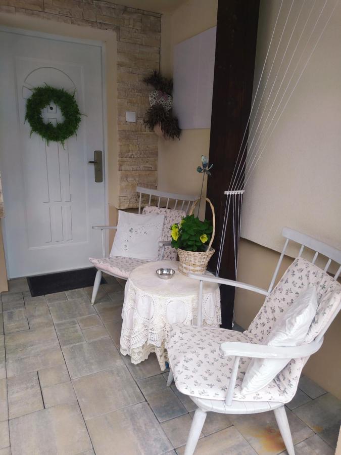 Apartman Karin Huty Extérieur photo